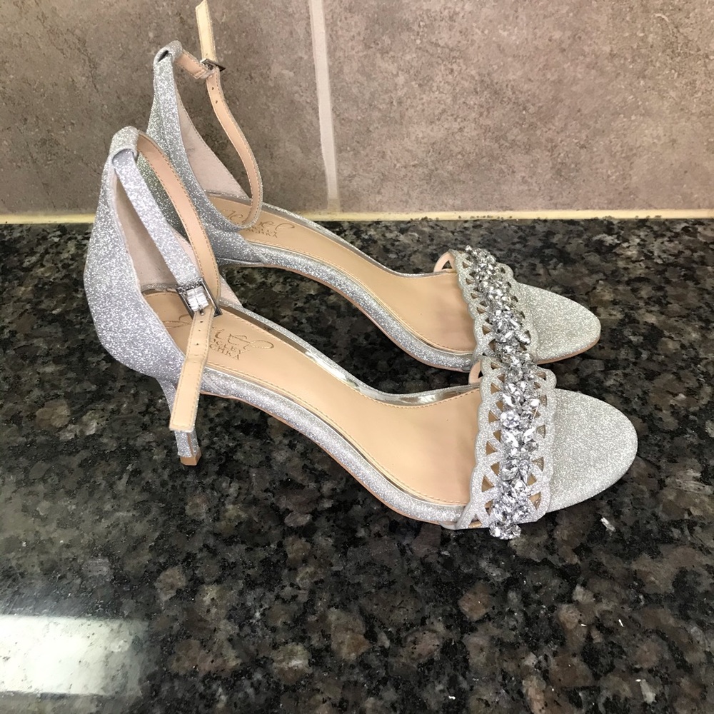 Badgley Mischka kitten heels